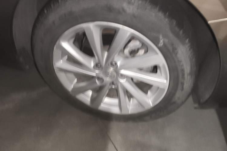 Used Buick Verano 2015 Sedan 15S Automatic Leading Model Right Front Wheel Hub