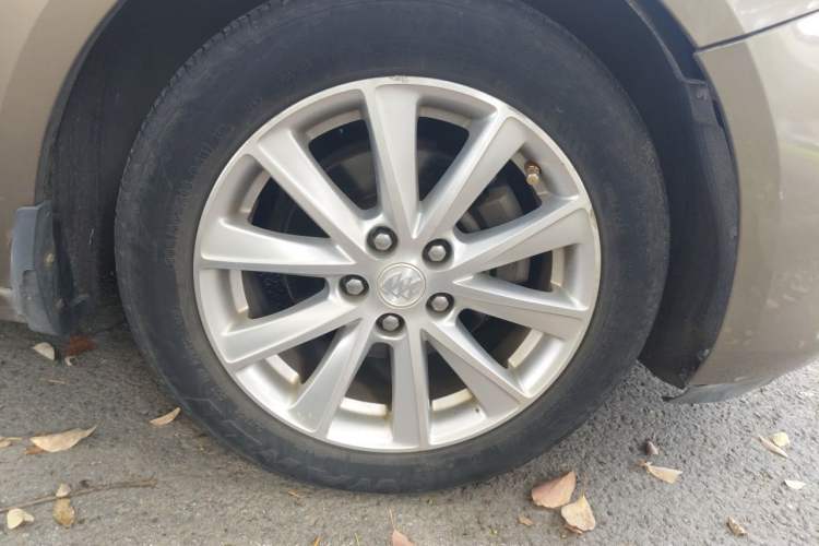 Used Buick Verano 2015 Sedan 20T Dual-Clutch Leading Model Right Front Wheel Hub