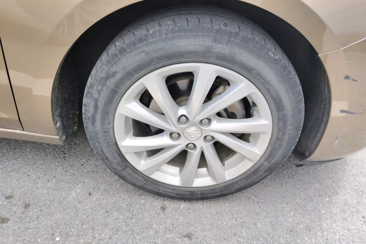 Used Buick Verano 2015 Sedan 15S Automatic Leading Model Right Front Wheel Hub