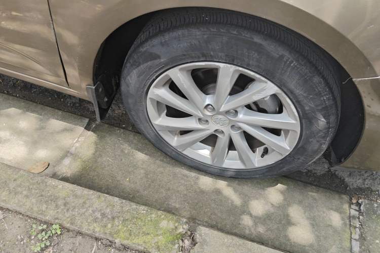 Used Buick Verano 2015 Sedan 15S Automatic Leading Model Right Front Wheel Hub