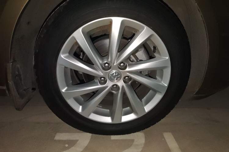 Used Buick Verano 2015 Sedan 15S Automatic Leading Model Right Front Wheel Hub