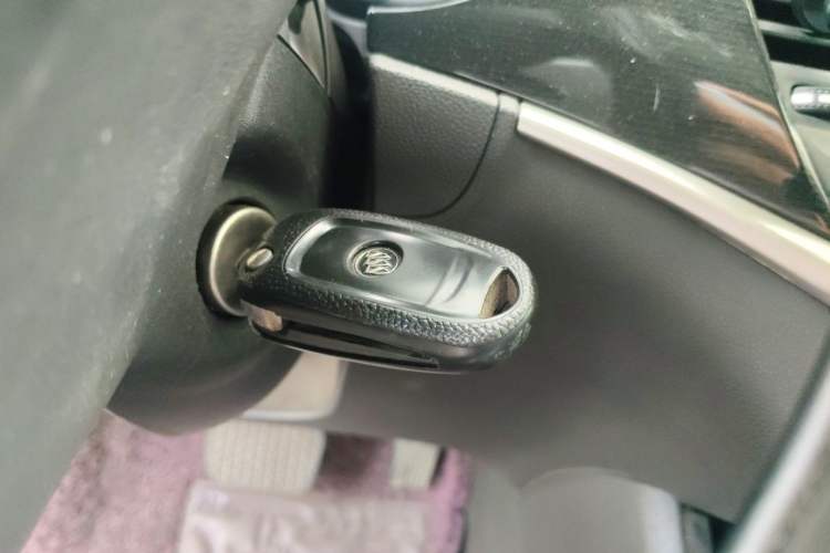 Used Buick Verano 2015 Sedan 20T Dual-Clutch Leading Model Vehicle Key