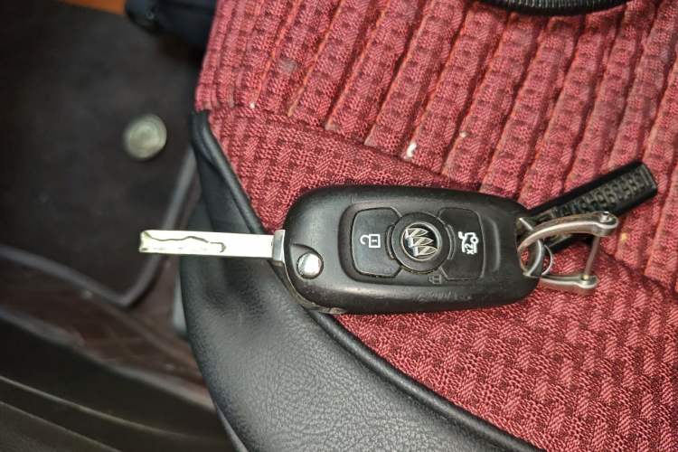 Used Buick Verano 2015 Sedan 15S Manual Entry-Level Model Vehicle Key