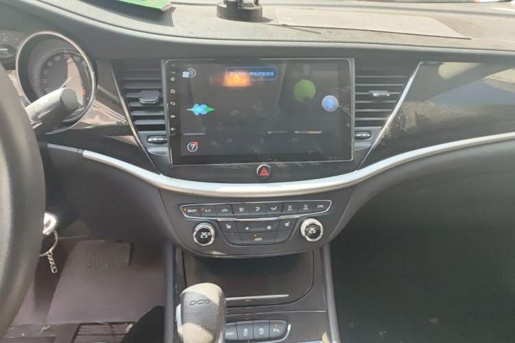 Used Buick Verano 2015 Sedan 20T Dual-Clutch Leading Model Audio And AC Panel