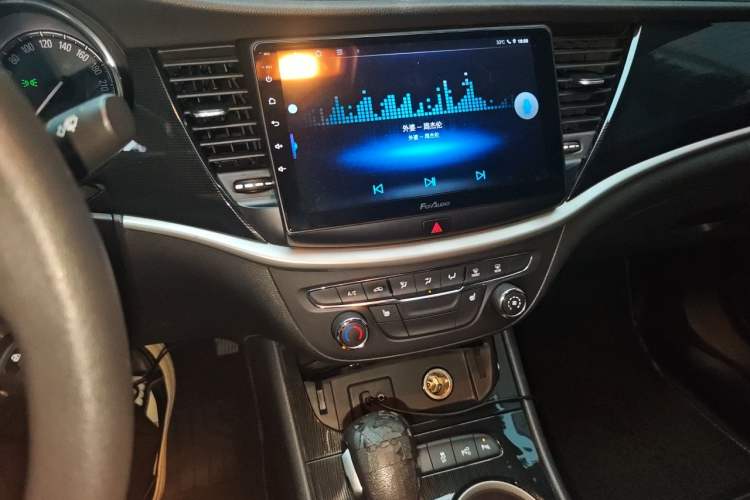 Used Buick Verano 2015 Sedan 20T Dual-Clutch Elite Model Audio And AC Panel