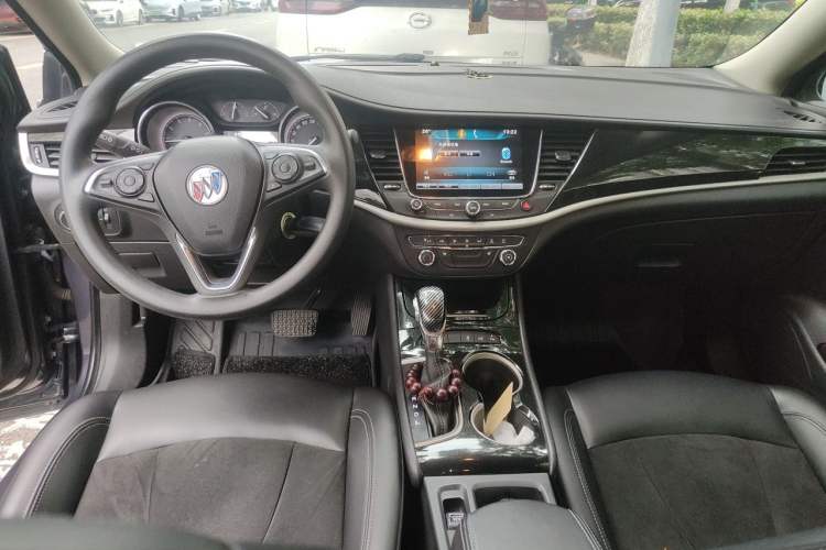 Used Buick Verano 2015 Sedan 20T Dual-Clutch Elite Model Center Console