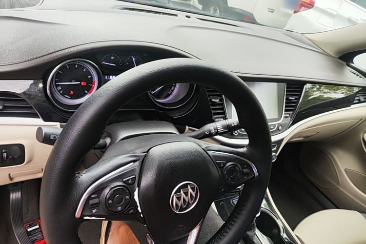 Used Buick Verano 2015 Sedan 15S Automatic Leading Model Center Console