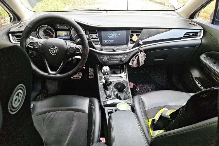 Used Buick Verano 2015 Sedan 20T Dual-Clutch Elite Model Center Console