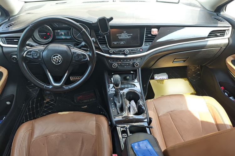 Used Buick Verano 2015 Sedan 20T Dual-Clutch Flagship Model Center Console