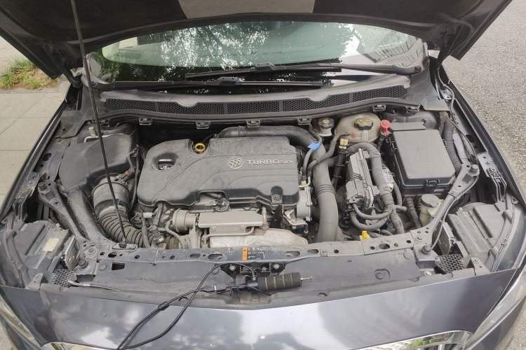 Used Buick Verano 2015 Sedan 20T Dual-Clutch Elite Model Engine Bay