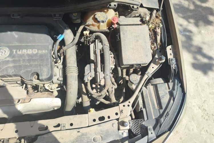 Used Buick Verano 2015 Sedan 20T Dual-Clutch Leading Model Engine Bay Left