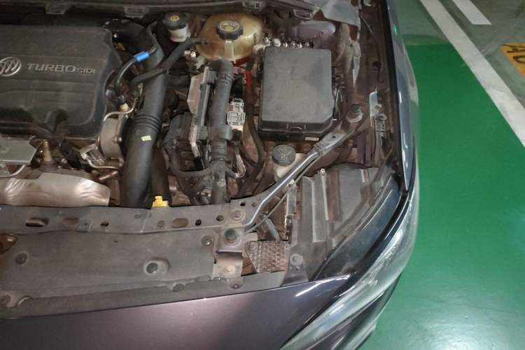 Used Buick Verano 2015 Sedan 20T Dual-Clutch Leading Model Engine Bay Left