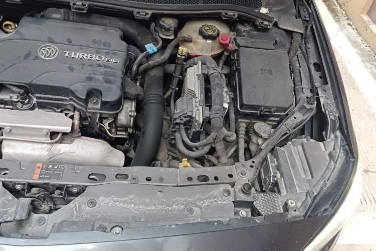 Used Buick Verano 2015 Sedan 20T Dual-Clutch Flagship Model Engine Bay Left