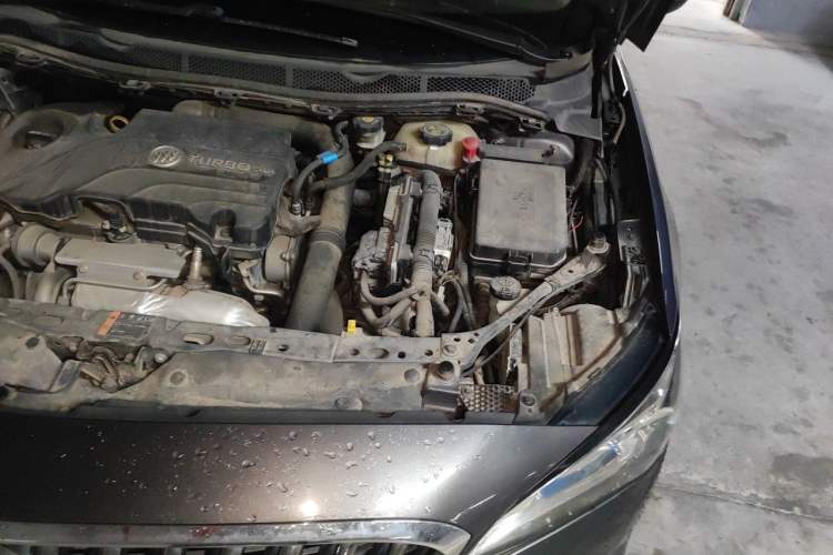 Used Buick Verano 2015 Sedan 20T Dual-Clutch Elite Model Engine Bay Left