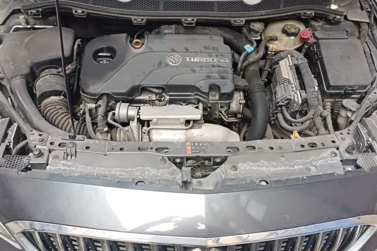 Used Buick Verano 2015 Sedan 20T Dual-Clutch Flagship Model Engine Bay