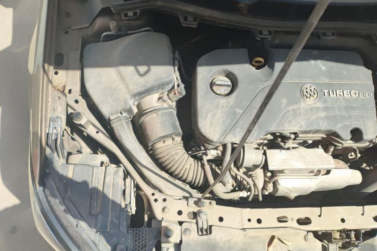 Used Buick Verano 2015 Sedan 20T Dual-Clutch Leading Model Engine Bay Right