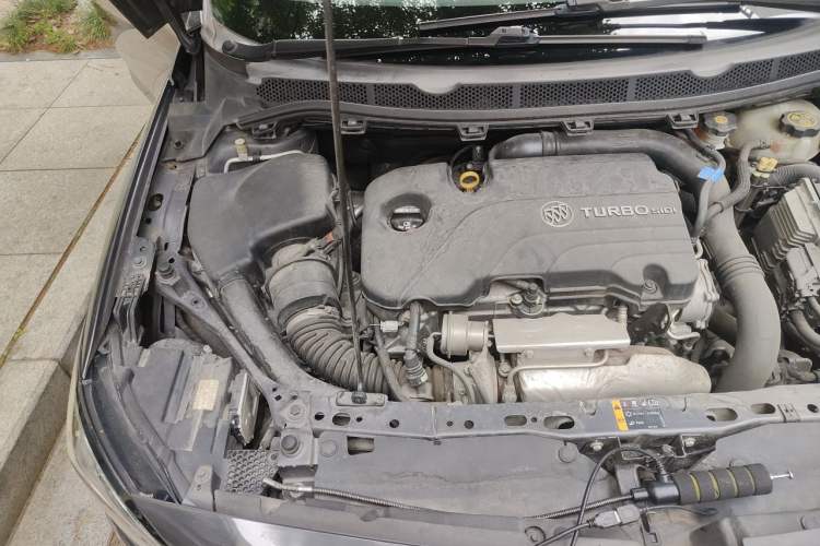 Used Buick Verano 2015 Sedan 20T Dual-Clutch Elite Model Engine Bay Right