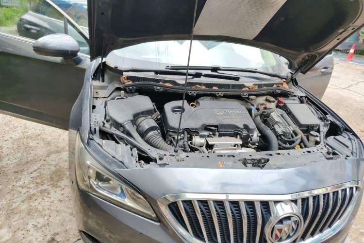 Used Buick Verano 2015 Sedan 20T Dual-Clutch Elite Model Engine Bay Right