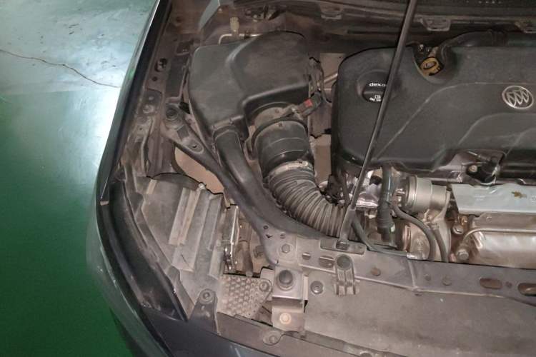 Used Buick Verano 2015 Sedan 20T Dual-Clutch Leading Model Engine Bay Right