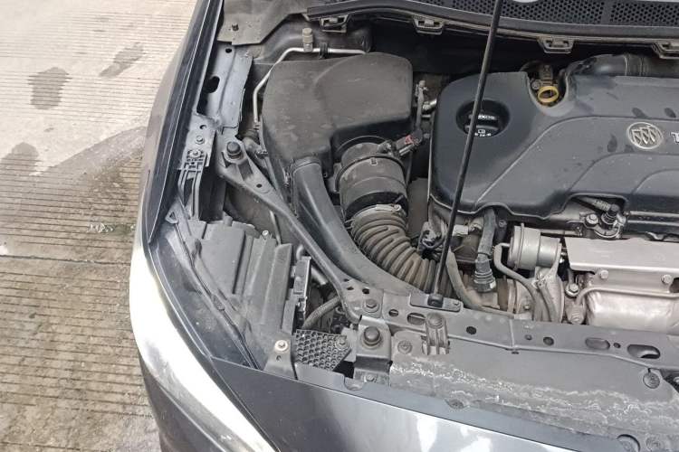 Used Buick Verano 2015 Sedan 20T Dual-Clutch Flagship Model Engine Bay Right