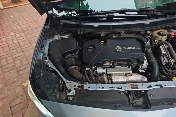 Used Buick Verano 2015 Sedan 20T Dual-Clutch Elite Model Engine Bay Right