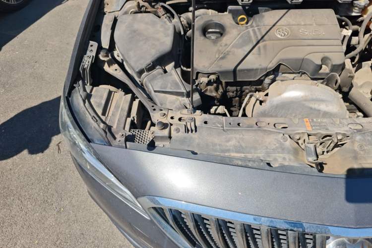 Used Buick Verano 2015 Sedan 15S Automatic Leading Model Engine Bay Right