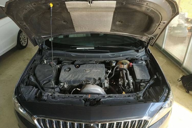 Used Buick Verano 2015 Sedan 15S Manual Entry-Level Model Engine Bay