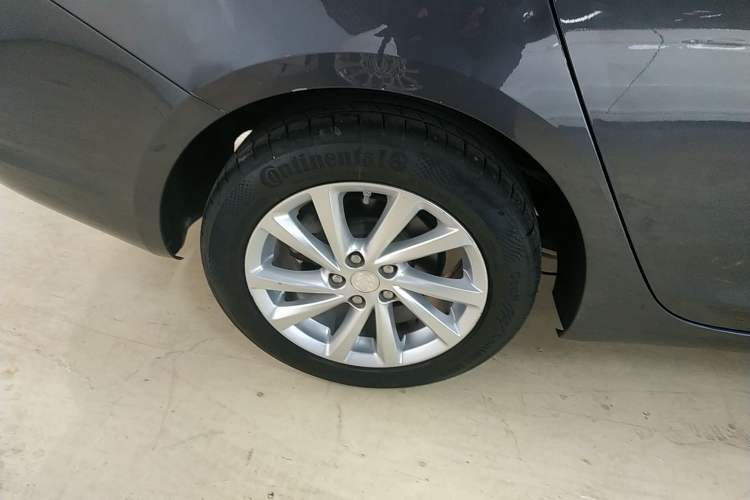 Used Buick Verano 2015 Sedan 15S Manual Entry-Level Model Exterior 8