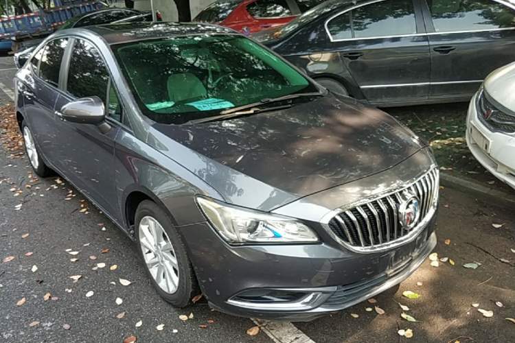 Used Buick Verano 2015 Sedan 15S Automatic Leading Model Front Right 45 Deg