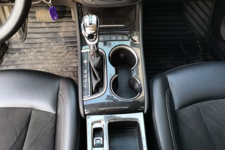 Used Buick Verano 2015 Sedan 20T Dual-Clutch Elite Model Gear Lever