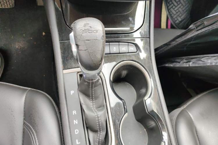 Used Buick Verano 2015 Sedan 20T Dual-Clutch Elite Model Gear Lever