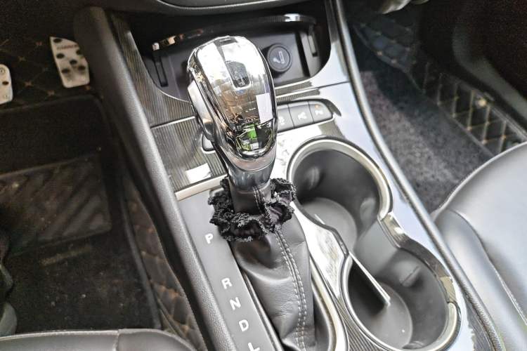 Used Buick Verano 2015 Sedan 20T Dual-Clutch Elite Model Gear Lever