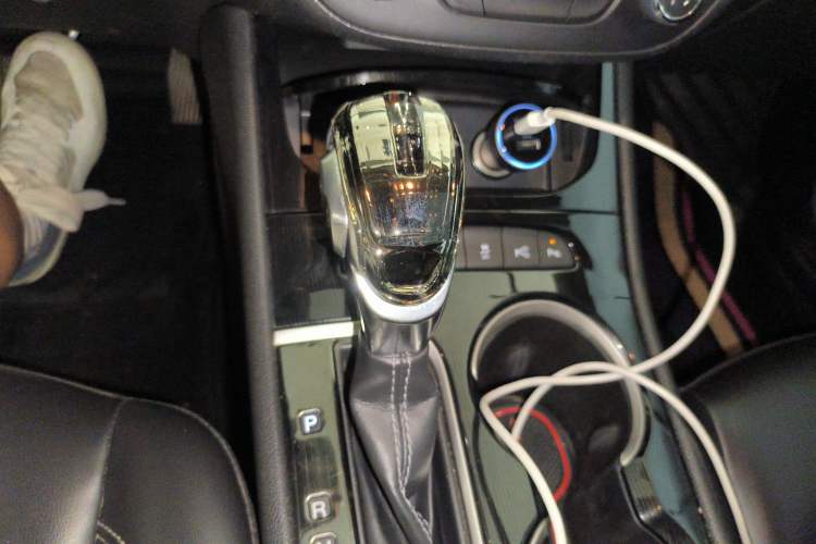 Used Buick Verano 2015 Sedan 20T Dual-Clutch Elite Model Gear Lever