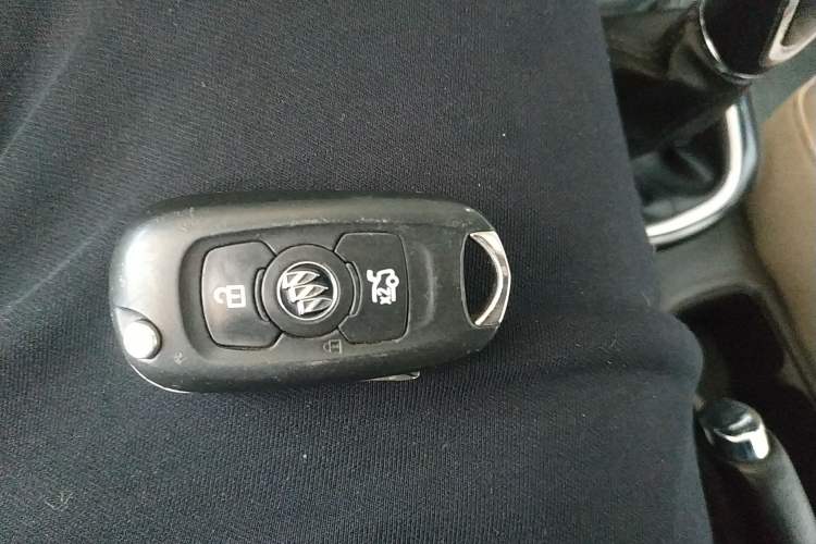 Used Buick Verano 2015 Sedan 15S Manual Entry-Level Model Interior 1