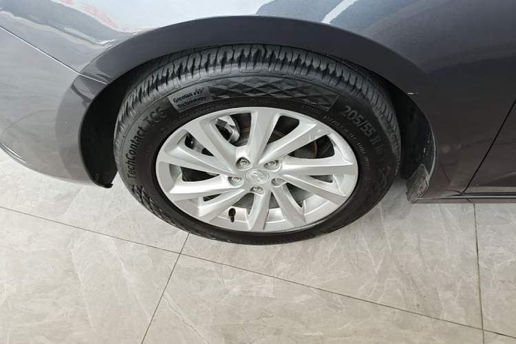 Used Buick Verano 2015 Sedan 15S Automatic Ambition Model Left Front Wheel Hub