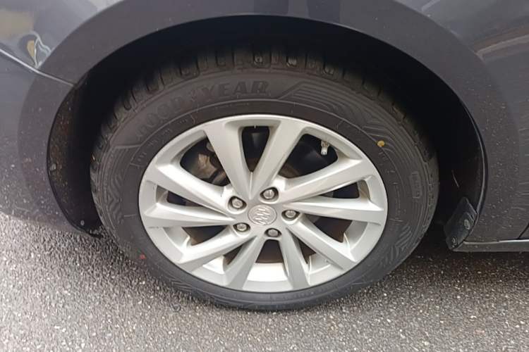 Used Buick Verano 2015 Sedan 15S Automatic Leading Model Left Front Wheel Hub