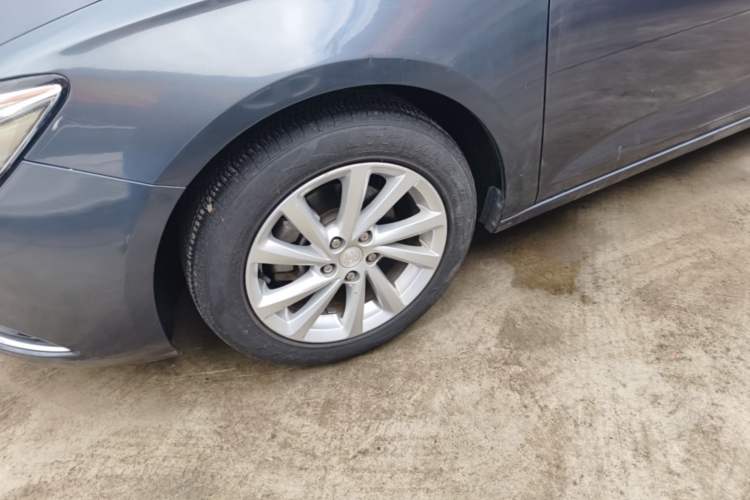 Used Buick Verano 2015 Sedan 15S Automatic Leading Model Left Front Wheel Hub