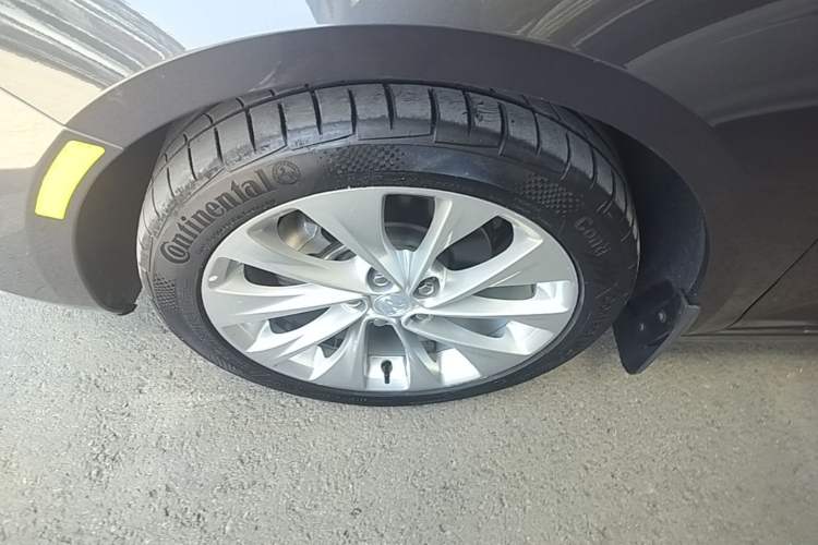 Used Buick Verano 2015 Sedan 20T Dual-Clutch Flagship Model Left Front Wheel Hub