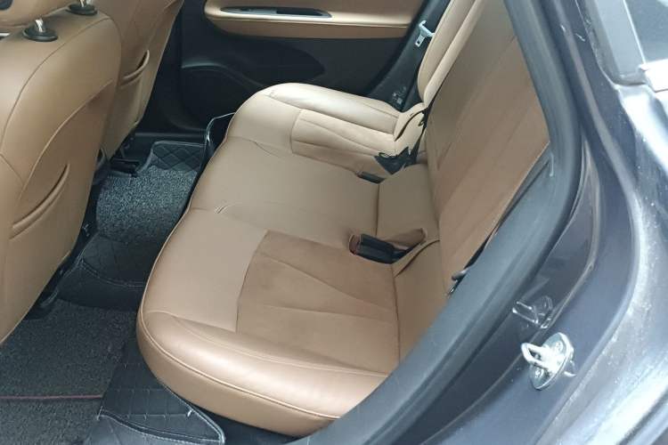 Used Buick Verano 2015 Sedan 20T Dual-Clutch Flagship Model Left Rear Seat