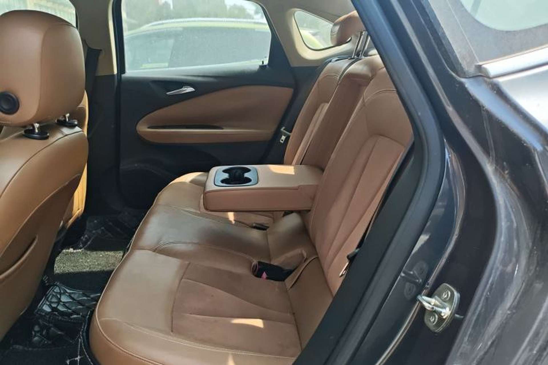 Used Buick Verano 2015 Sedan 20T Dual-Clutch Flagship Model Left Rear Seat