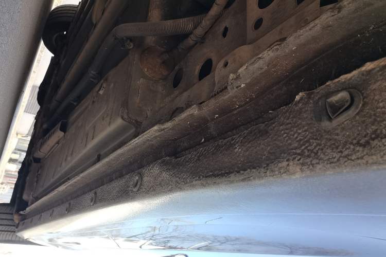 Used Buick Verano 2015 Sedan 20T Dual-Clutch Elite Model Left Side Sill