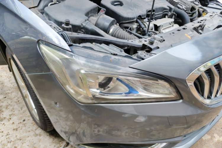 Used Buick Verano 2015 Sedan 20T Dual-Clutch Elite Model Right Front Headlight