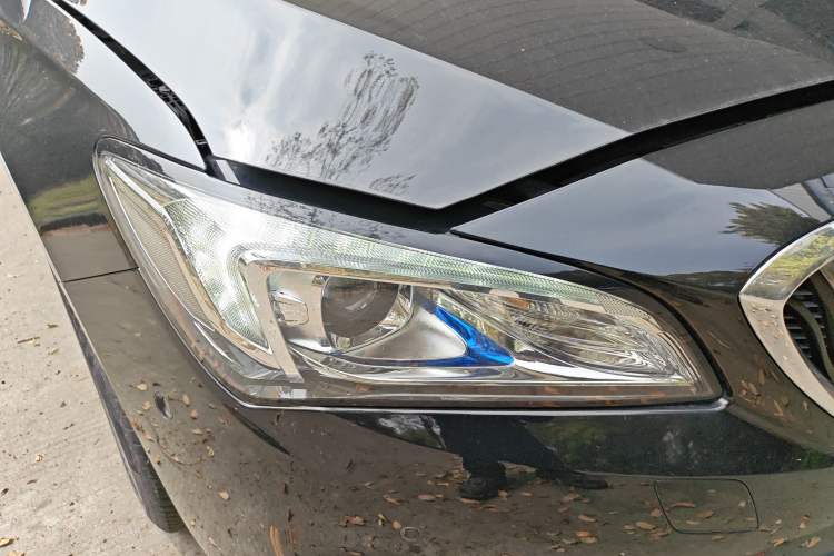 Used Buick Verano 2015 Sedan 20T Dual-Clutch Elite Model Right Front Headlight