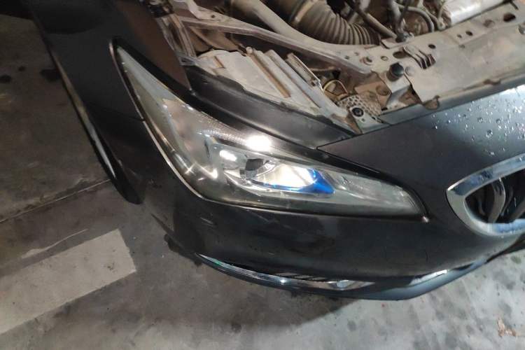 Used Buick Verano 2015 Sedan 20T Dual-Clutch Elite Model Right Front Headlight