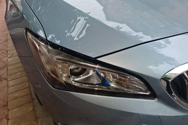 Used Buick Verano 2015 Sedan 20T Dual-Clutch Elite Model Right Front Headlight