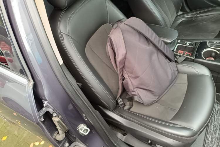 Used Buick Verano 2015 Sedan 20T Dual-Clutch Elite Model Right Front Seat