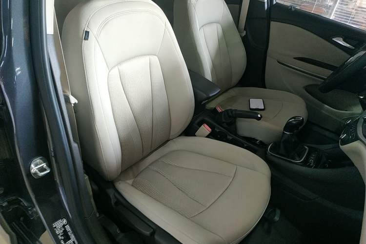 Used Buick Verano 2015 Sedan 15S Manual Entry-Level Model Right Front Seat