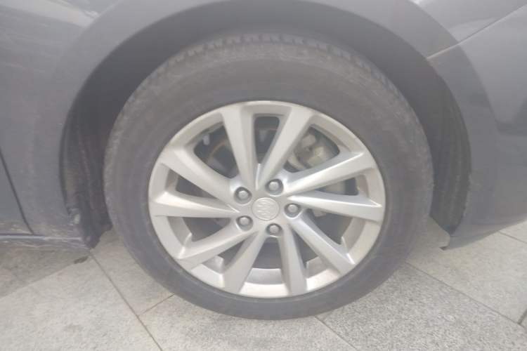 Used Buick Verano 2015 Sedan 15S Automatic Ambition Model Right Front Wheel Hub