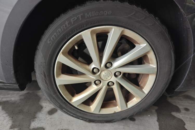 Used Buick Verano 2015 Sedan 15S Automatic Ambition Model Right Front Wheel Hub