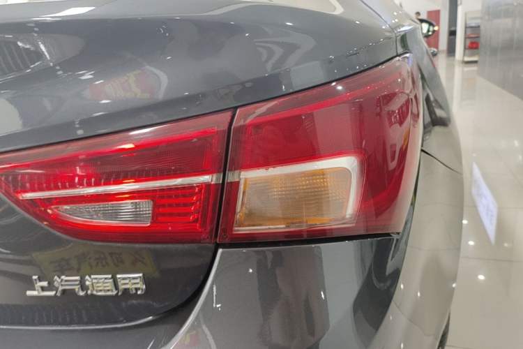Used Buick Verano 2015 Sedan 15S Automatic Leading Model Right Rear Taillight